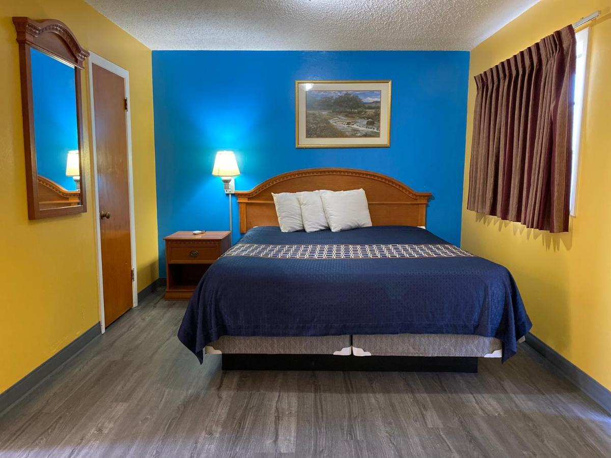 Western Skies Motel Clarendon Экстерьер фото